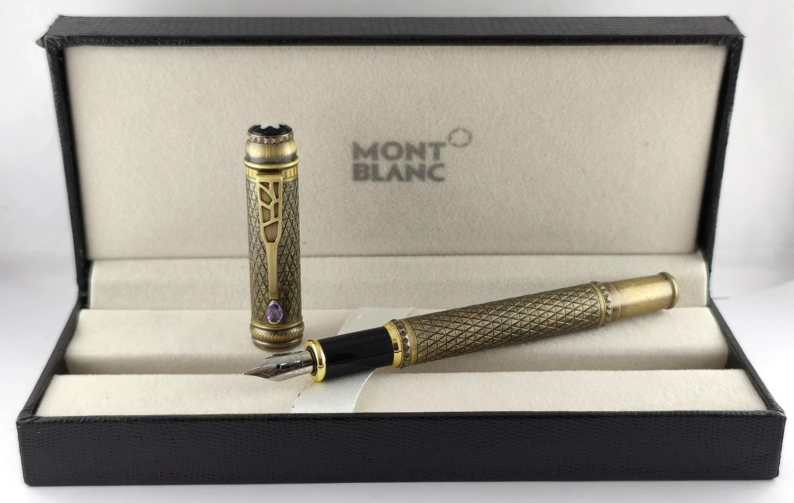 Montblanc Patron of Art Gold Body + Gold Clip Fountain Pen / Empty Ink