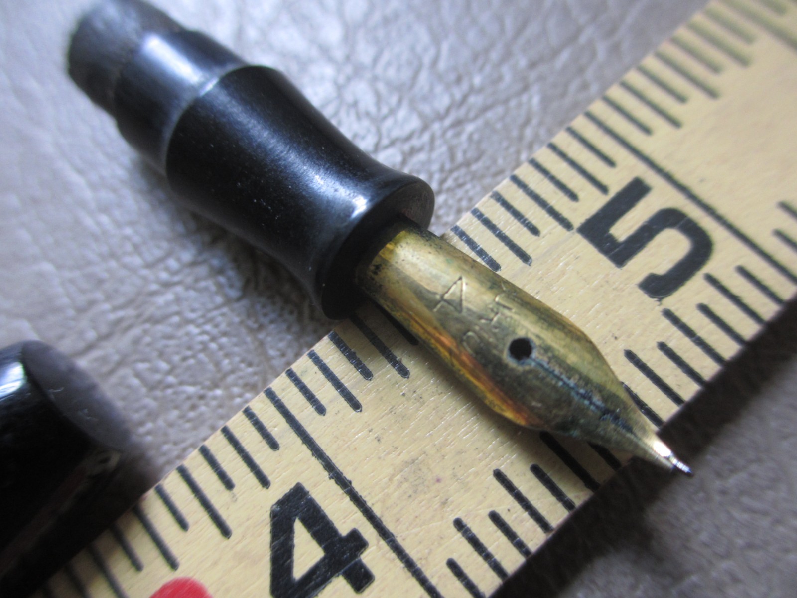 Vintage Unbranded Fountain Pen w/ Durium Nib – Lever Fill with Good Tension PATD