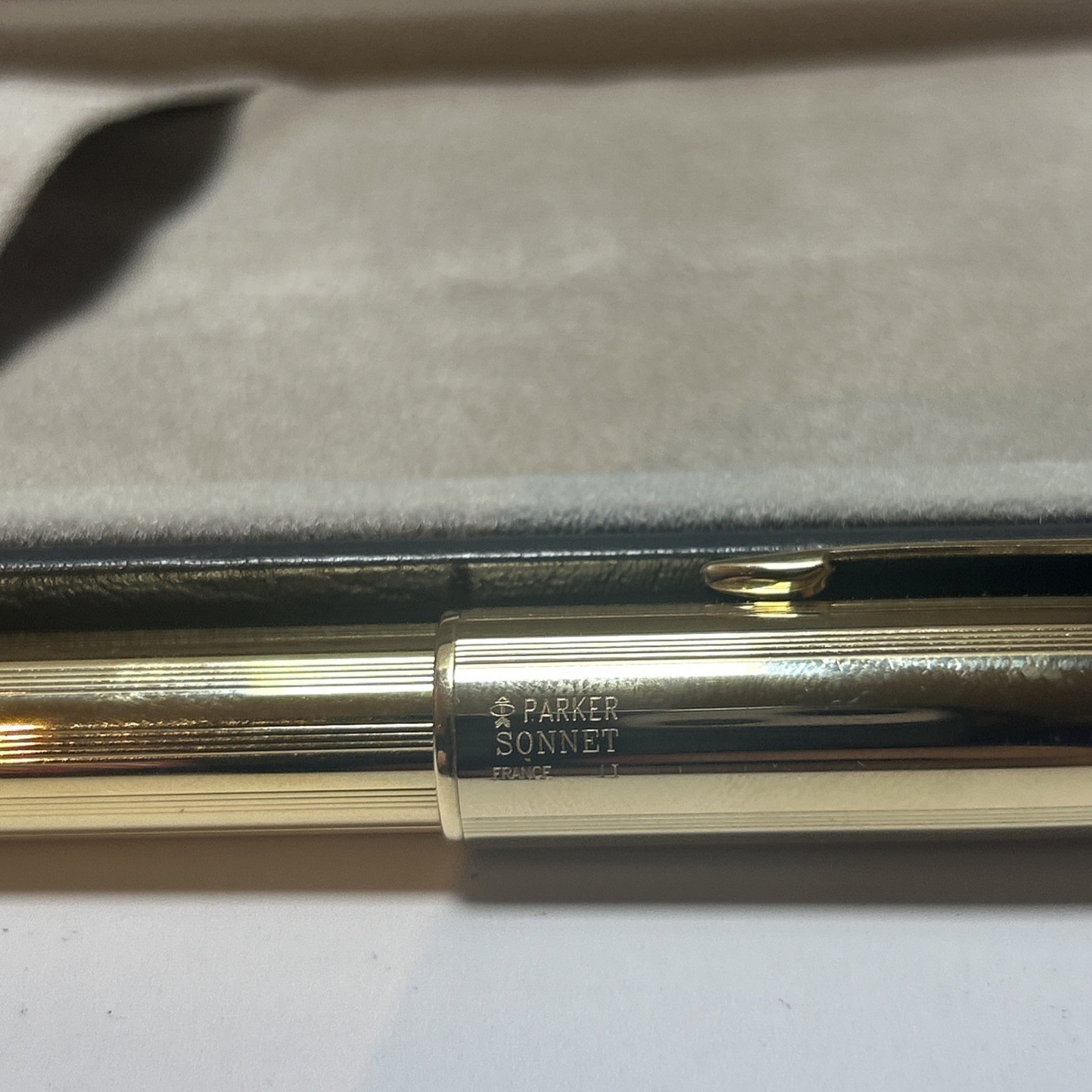 PARKER SONNET SERIES FOUNTAIN PEN IN ROLLED GOLD LINED PATTERN STUB NIB FRANCE