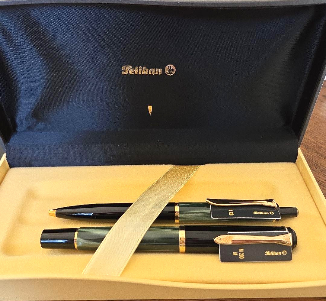 Pelikan M605 White Stripe Fountain Pen M Nib