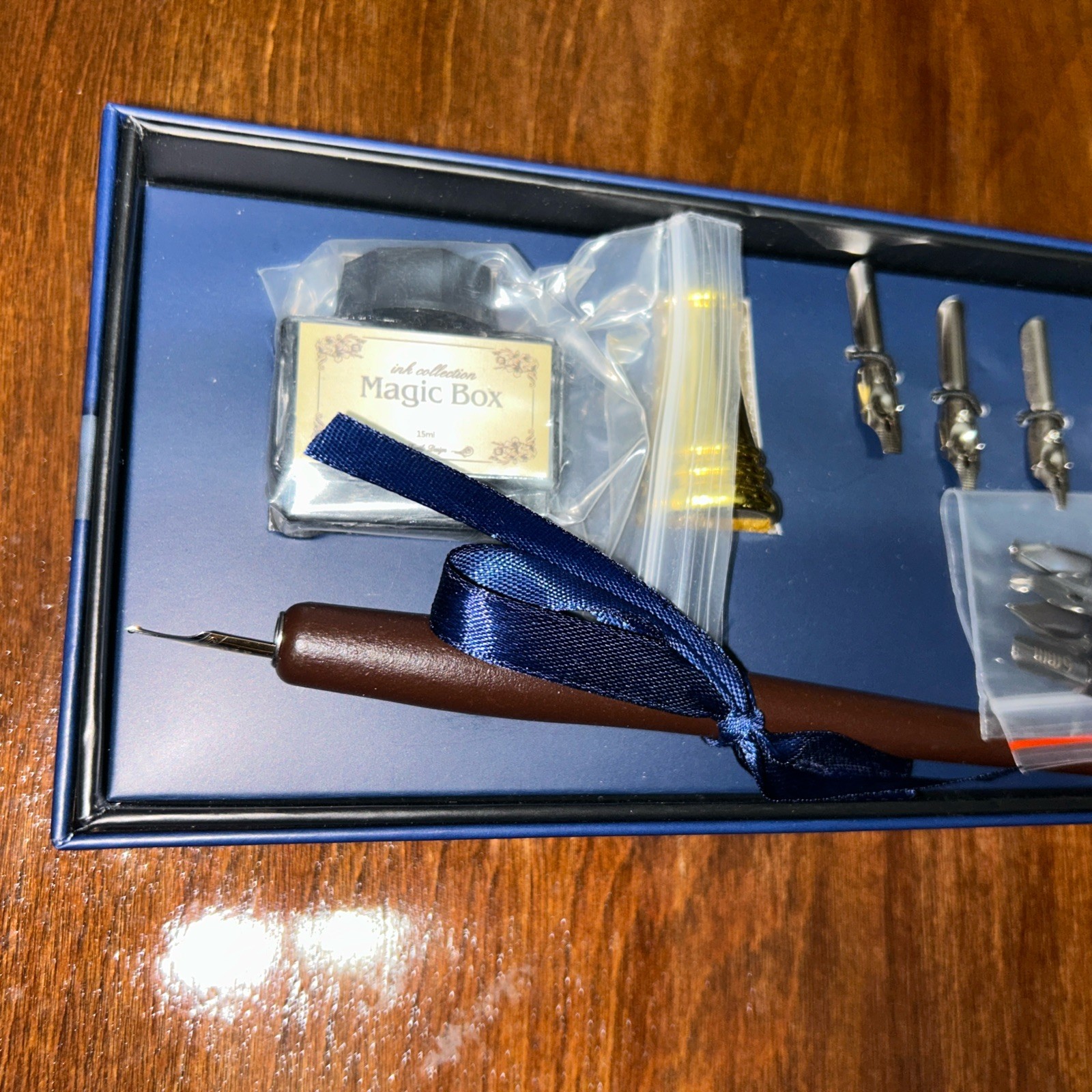 Vintage Fountain Pen Gift Set with Various size Nibs New