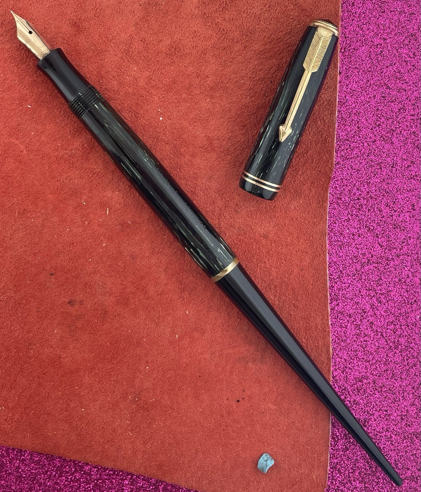 Parker Shadow Wave Vacumatic Desk Fountain Pen w Taper & Cap ~ Fine Nib ~ Nice!