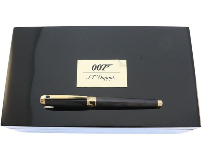 S.T.Dupont Fountain Pen Line D James Bond 007 Yellow Gold Plated Nib M 14K