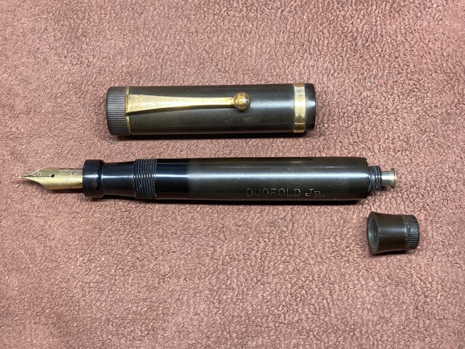 PARKER JR. DUOFOLD EARLY LARGE IMPRINT HARD RUBBER FOUNTAIN PEN