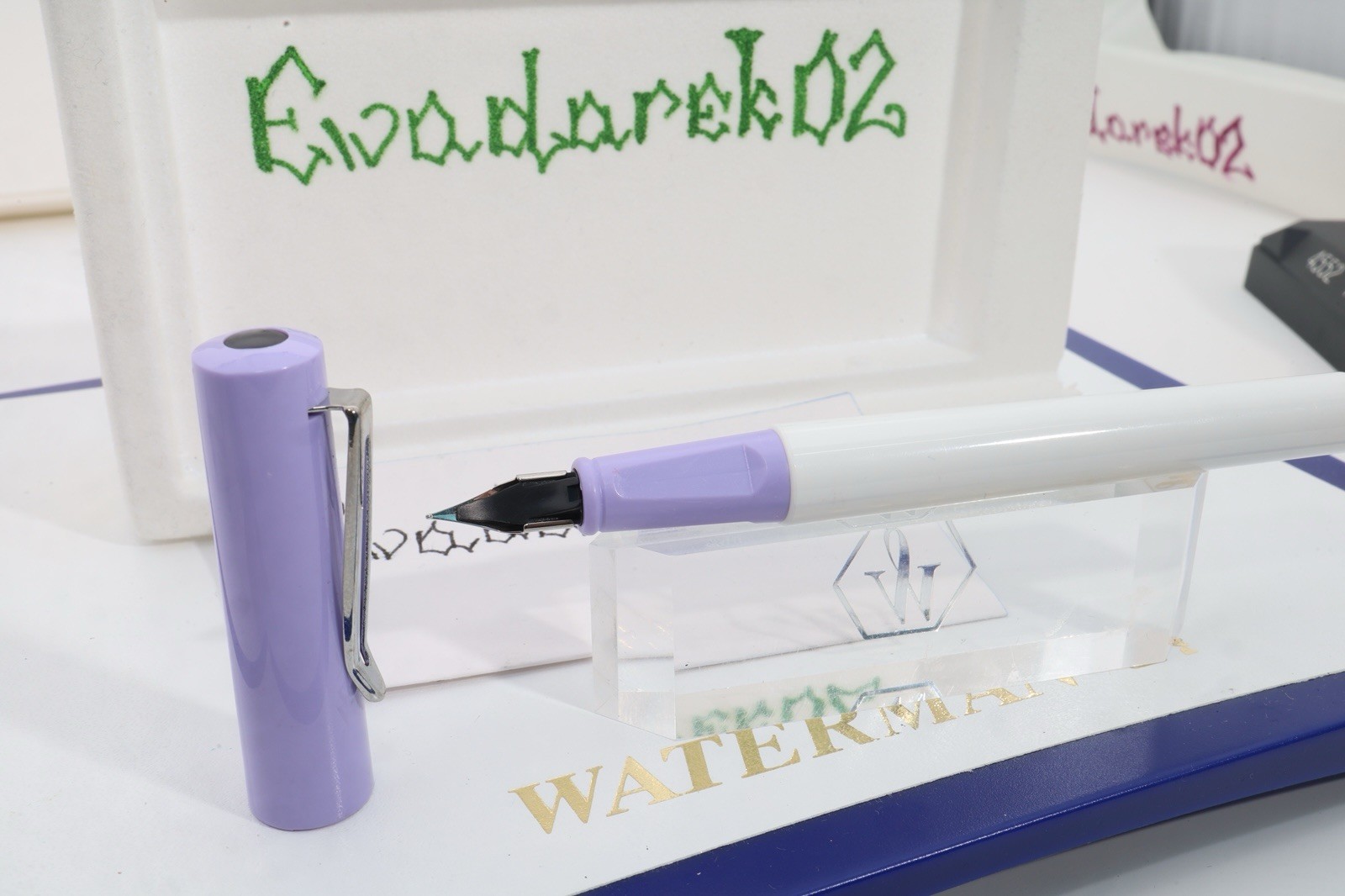 Unbranded Fountain Pen, White/Violet CT, New