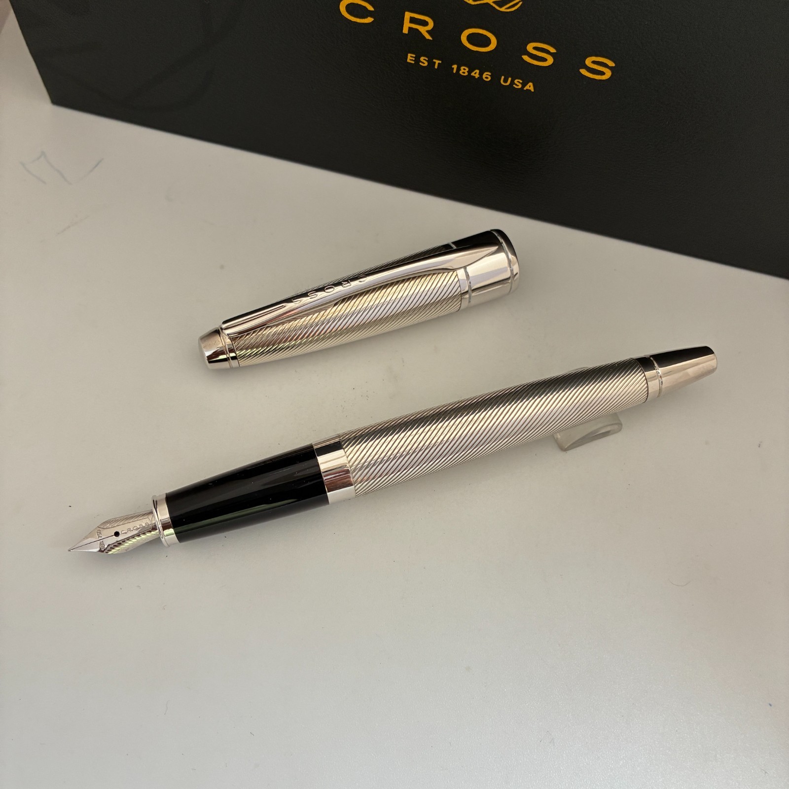 Cross Apogee Sterling Silver With Platinum Fountain Pen – Chrome Trim