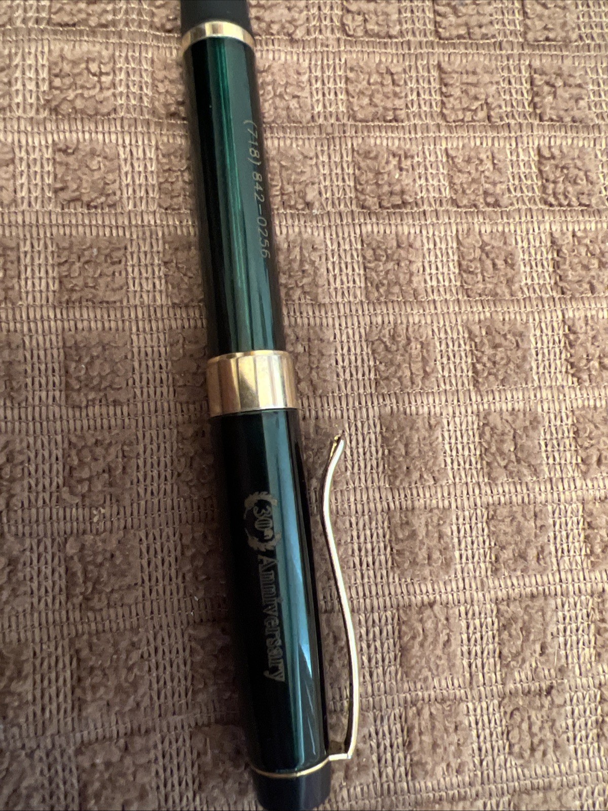 Vintage Twist Pen Unbranded Nice green Color. Dried Up Ink