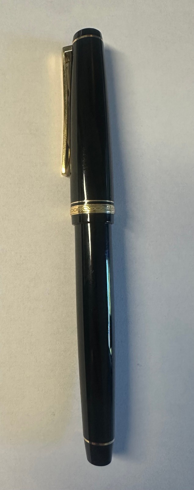 Pilot Falcon – Black Resin with Gold Trim – Fine nib – Used – No Converter