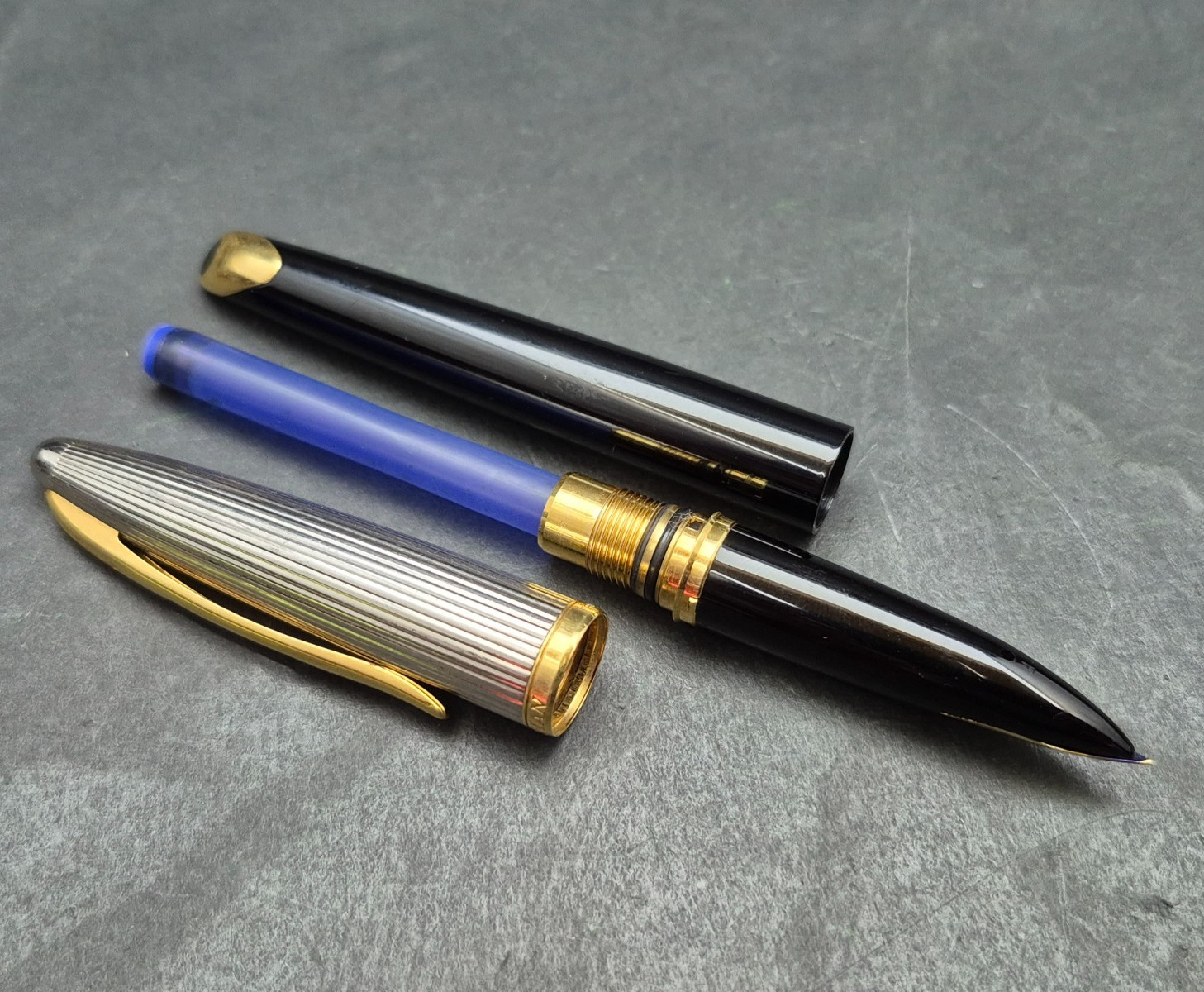 Waterman Carene Deluxe Silver Meridians Fountain Pen 18K 750 Gold Nib France
