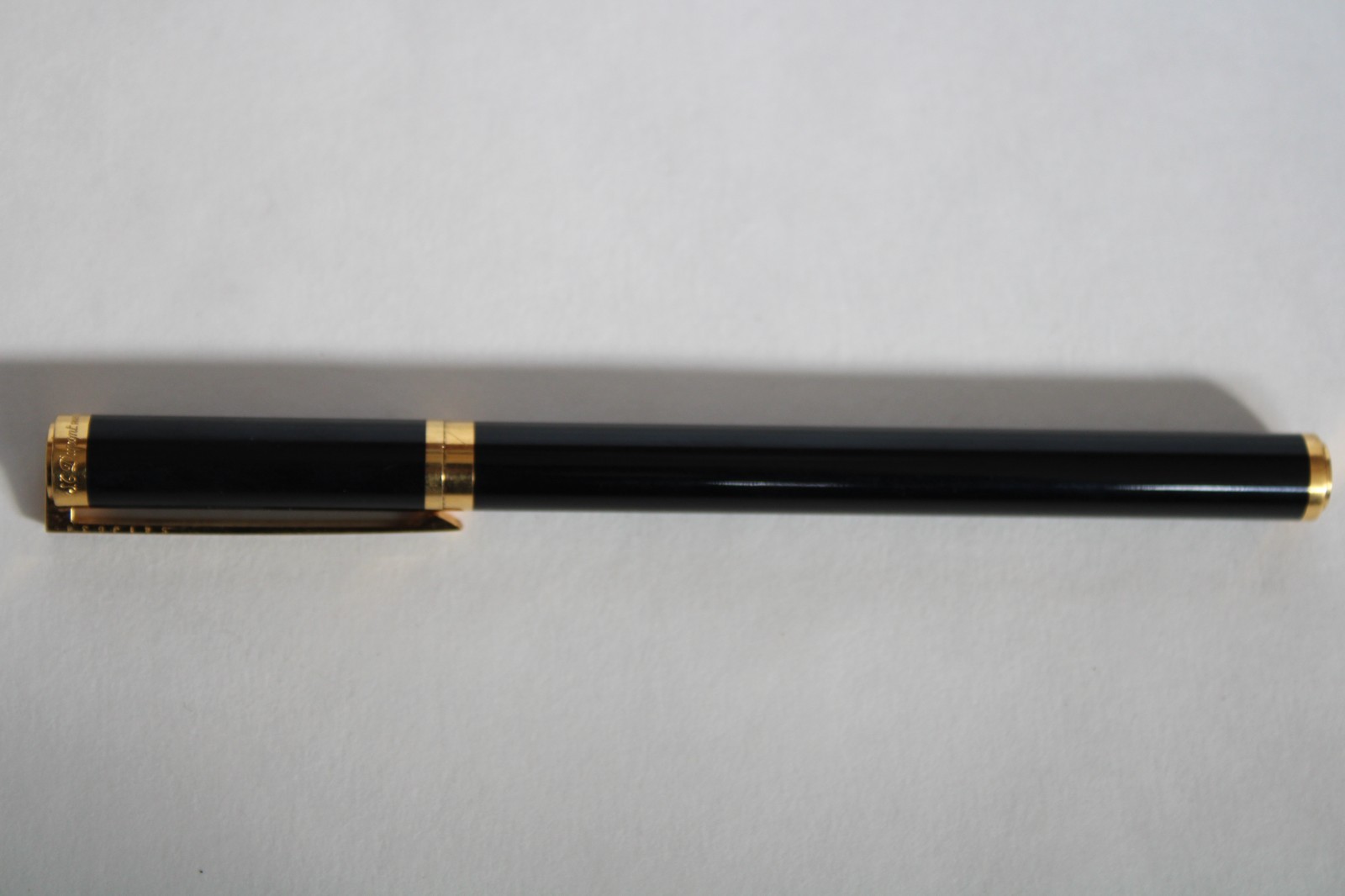 Vintage S. T. Dupont, Laque De Chine, Paris, 18k Nib Black & Gold Fountain Pen