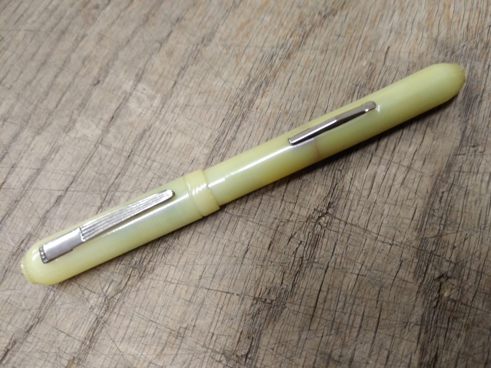 Vtg Unbranded Pocket Clip Fountain Pen With Bowl Point Nib Nice Barrel and Cap!