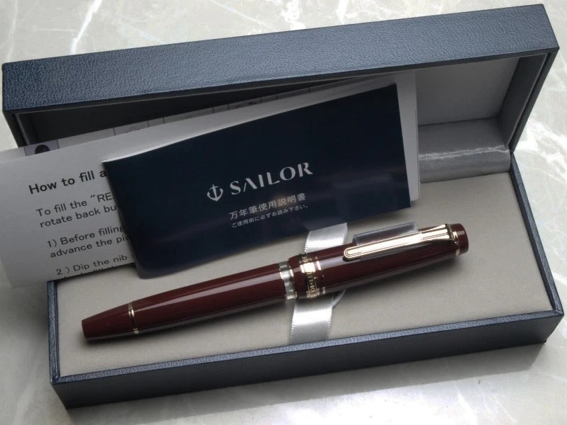 Japanese FP Sailor Professional Gear Realo Maroon 21K Fine-nib 11-3926-232