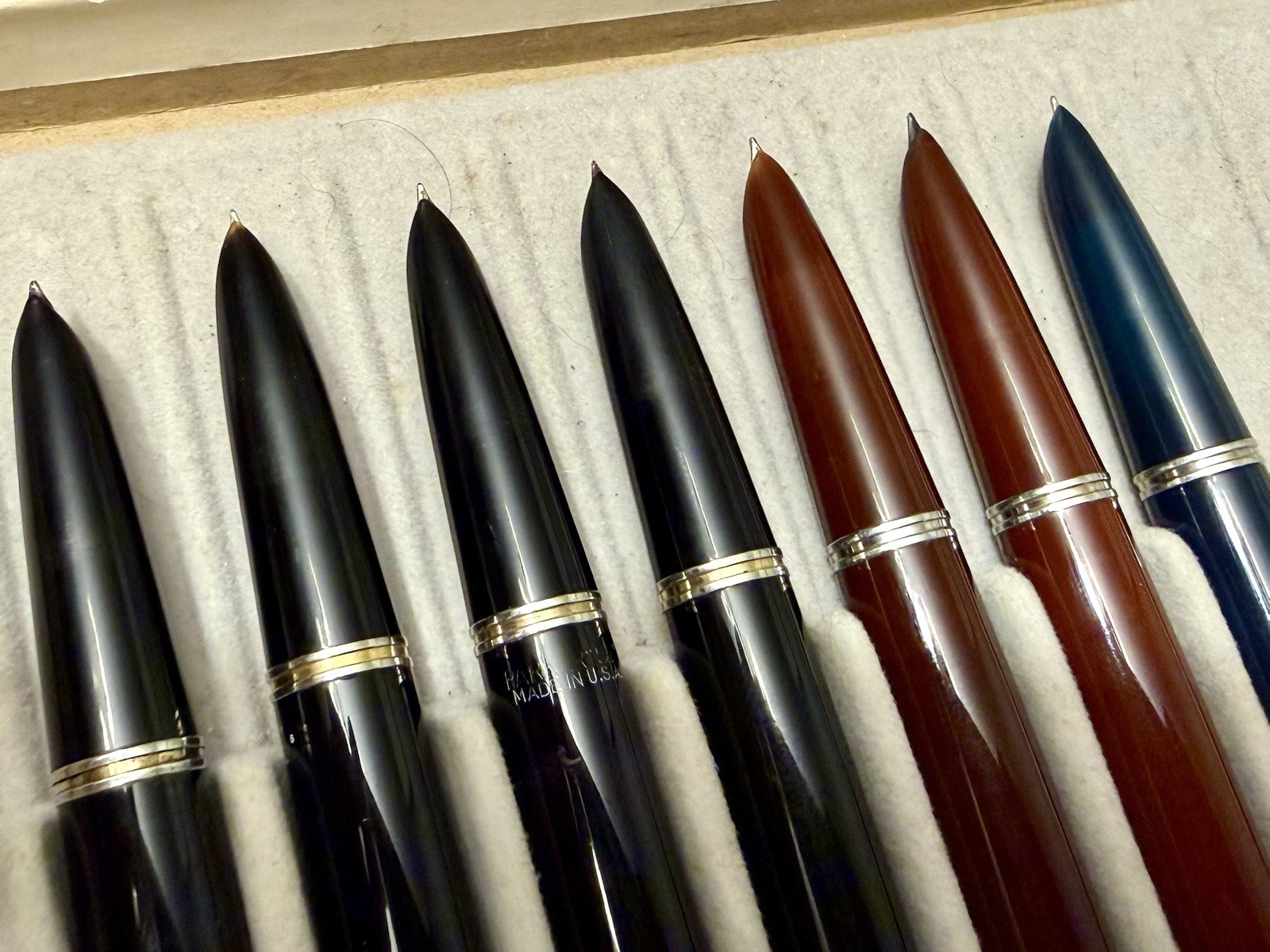 LOT OF 7 VINTAGE PARKER 51 FOUNTAIN PENS & 1 MECHANICAL PENCIL 14K NIBS 14K CLIP
