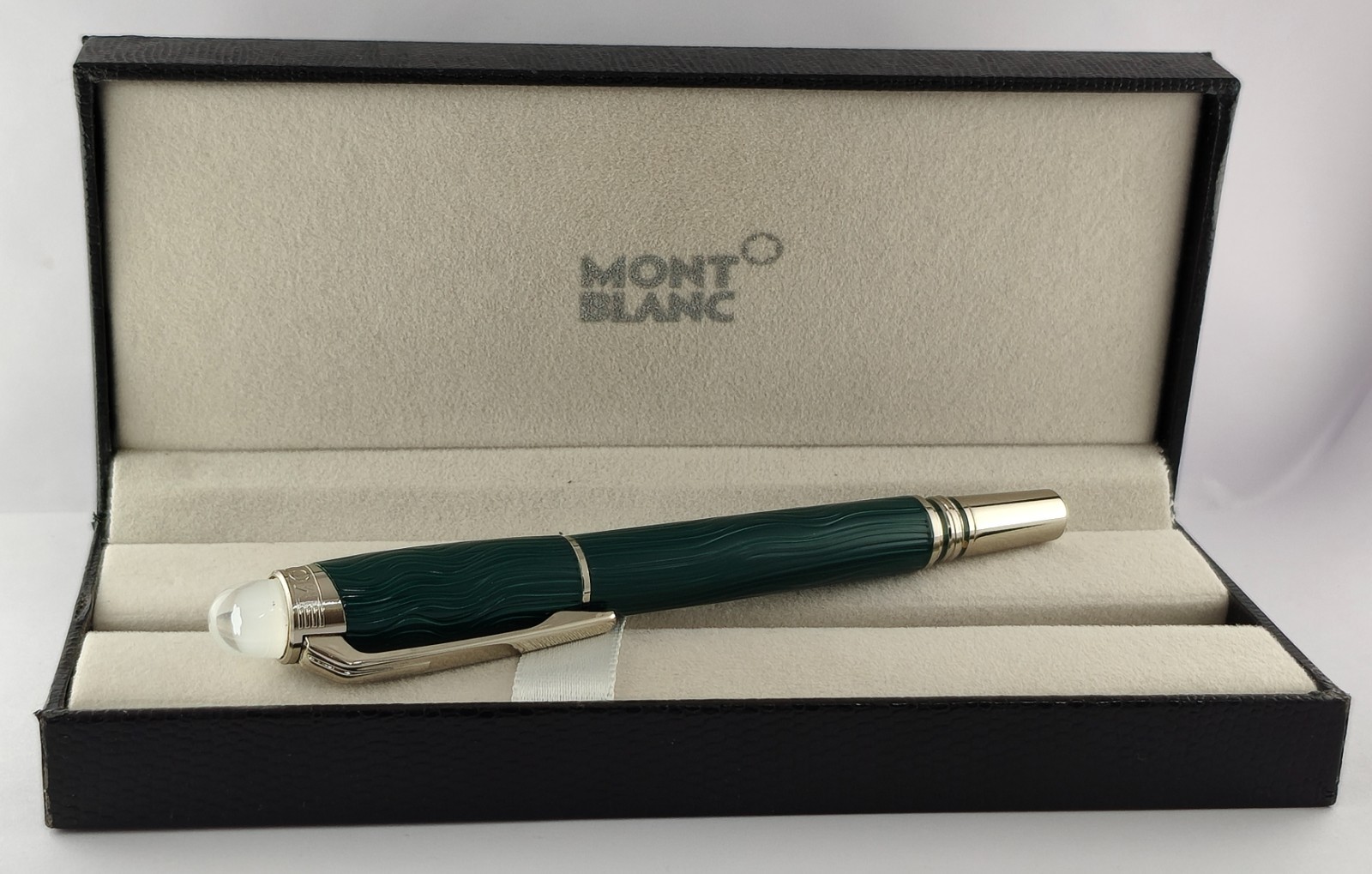 Montblanc Green Body + Green Clip / Fountain Pen / Empty Refill