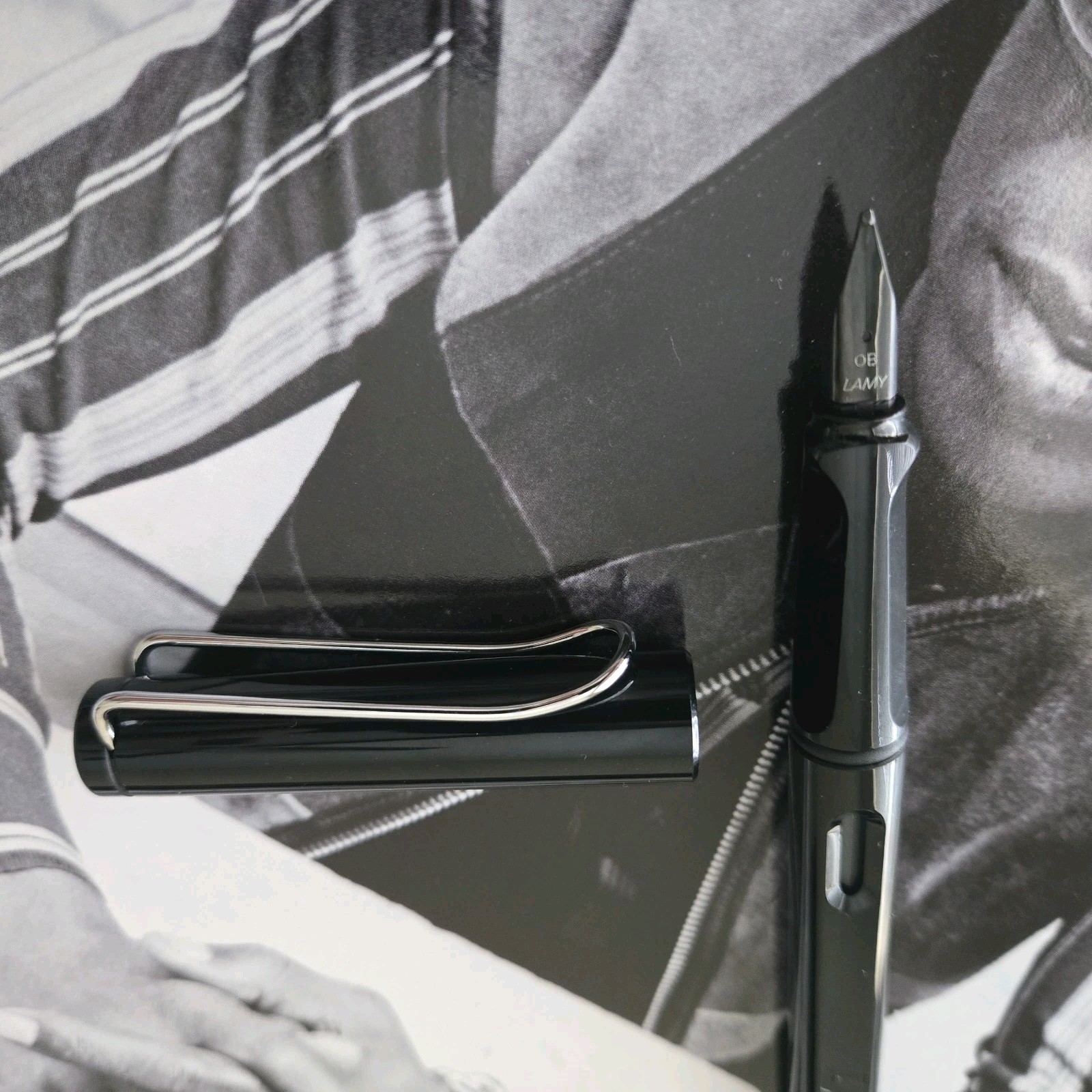 VERY RARE – Lamy Safari – Oblique Broad + Converter