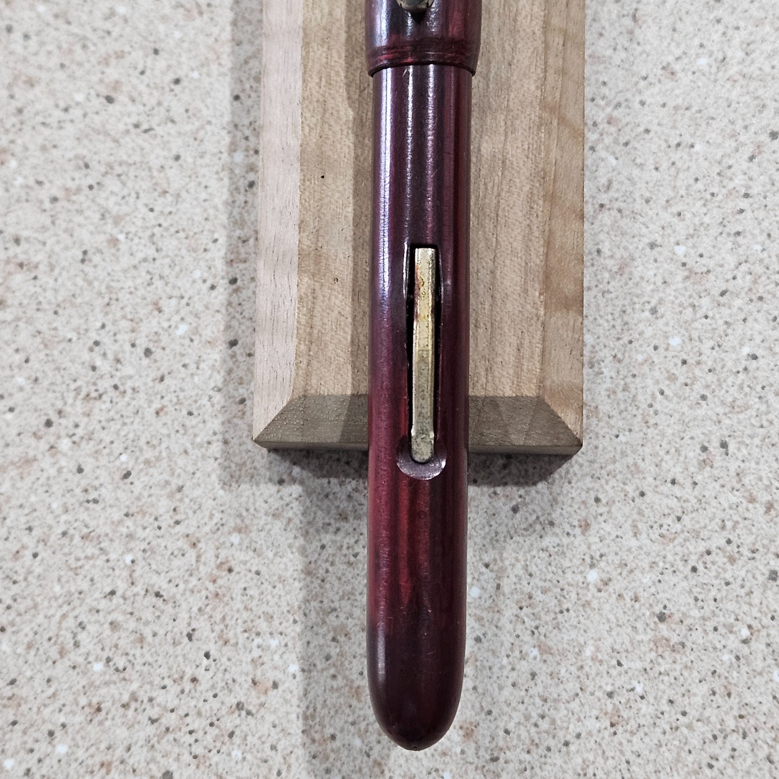 Vintage Wearever Lever Fill Red Woodgrain With Rounded Ends 5-3/8″ Fountain Pen