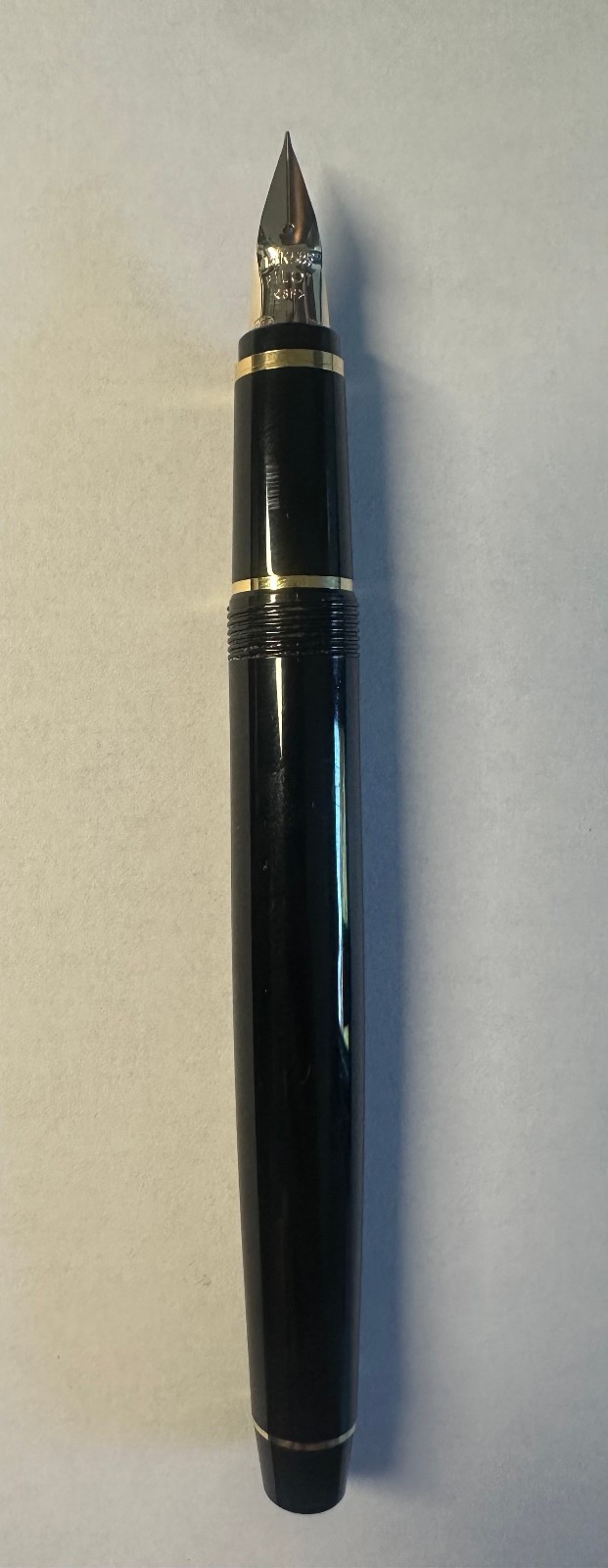 Pilot Falcon – Black Resin with Gold Trim – Fine nib – Used – No Converter
