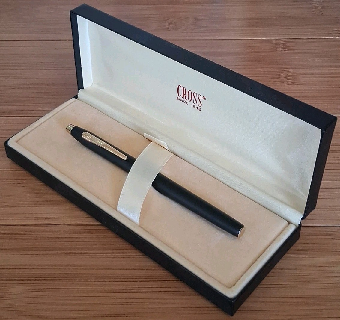 Cross Century II Matte Black Fountain Pen 18K Gold F Nib Medium w/ Box Converter
