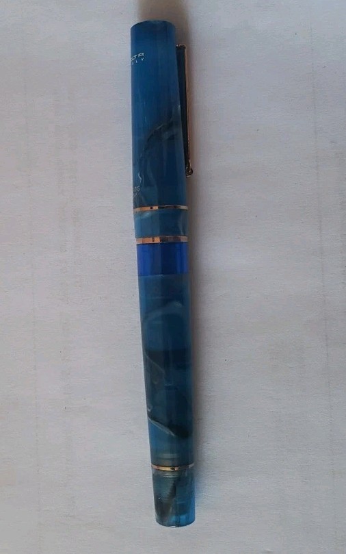 delta fountain pen Italy