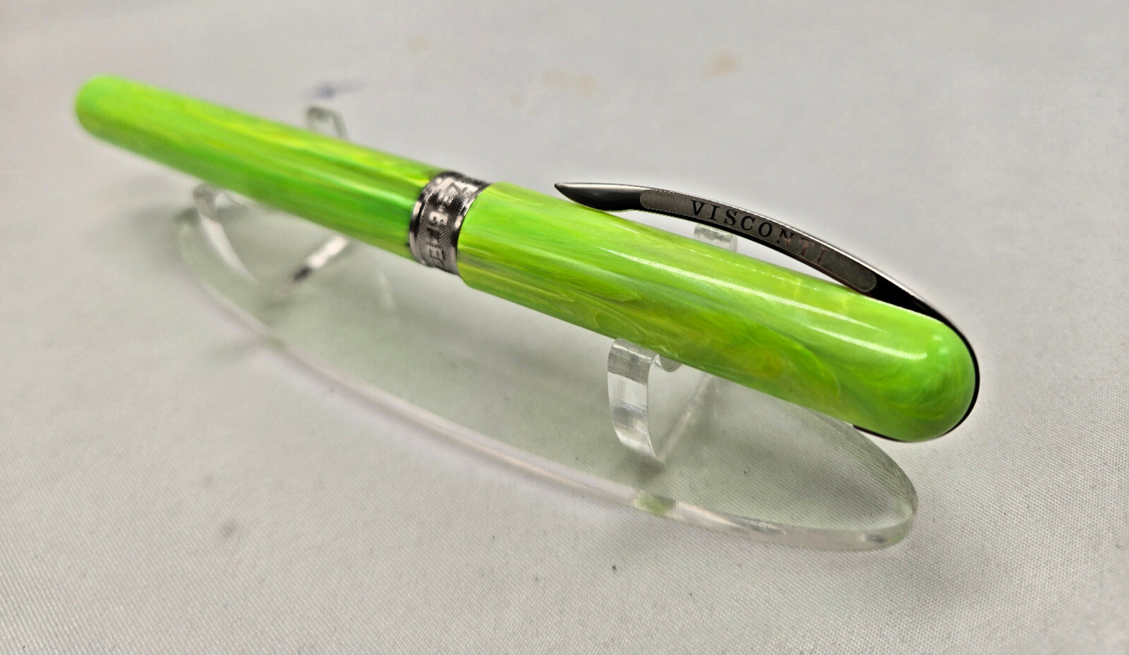 Visconti Breeze Marbled Lime Resin M Nib Fountain Pen+converter