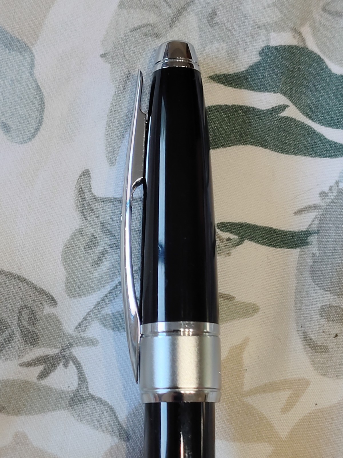 Cross Apogee Glossy Black Laque Rhodium Trim Fountain Pen, Fine 18k Gold Nib