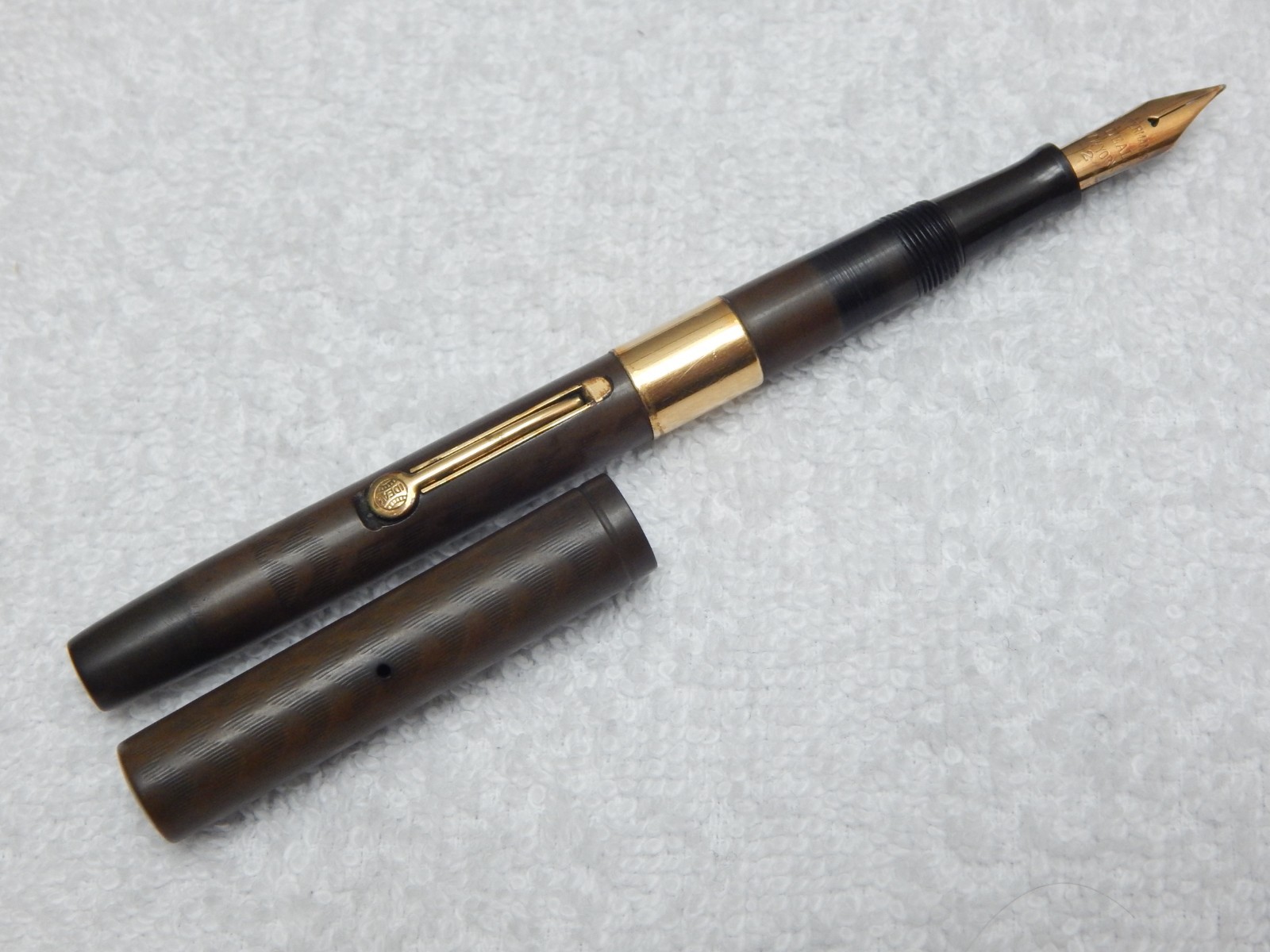 LOT# 228X. VINTAGE WATERMAN ‘S 52 1/2 FOUNTAIN PEN. FLEX NIB, F TO BB+ (1.6 mm)