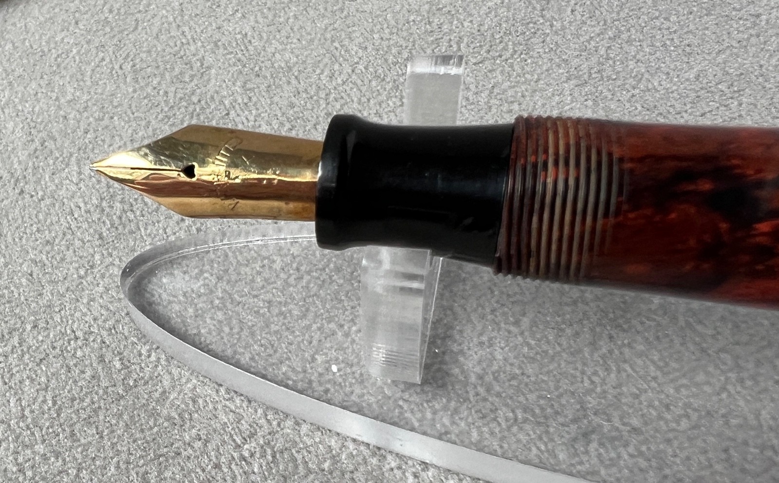O/S LINCOLN MOTTLED RHR, [F] 14k nib, E Condition