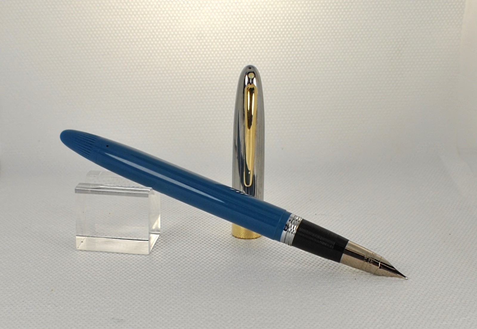 Very Nice Pastel Blue Snorkel Clipper, Smooth Med Palladium Nib, RESTORED
