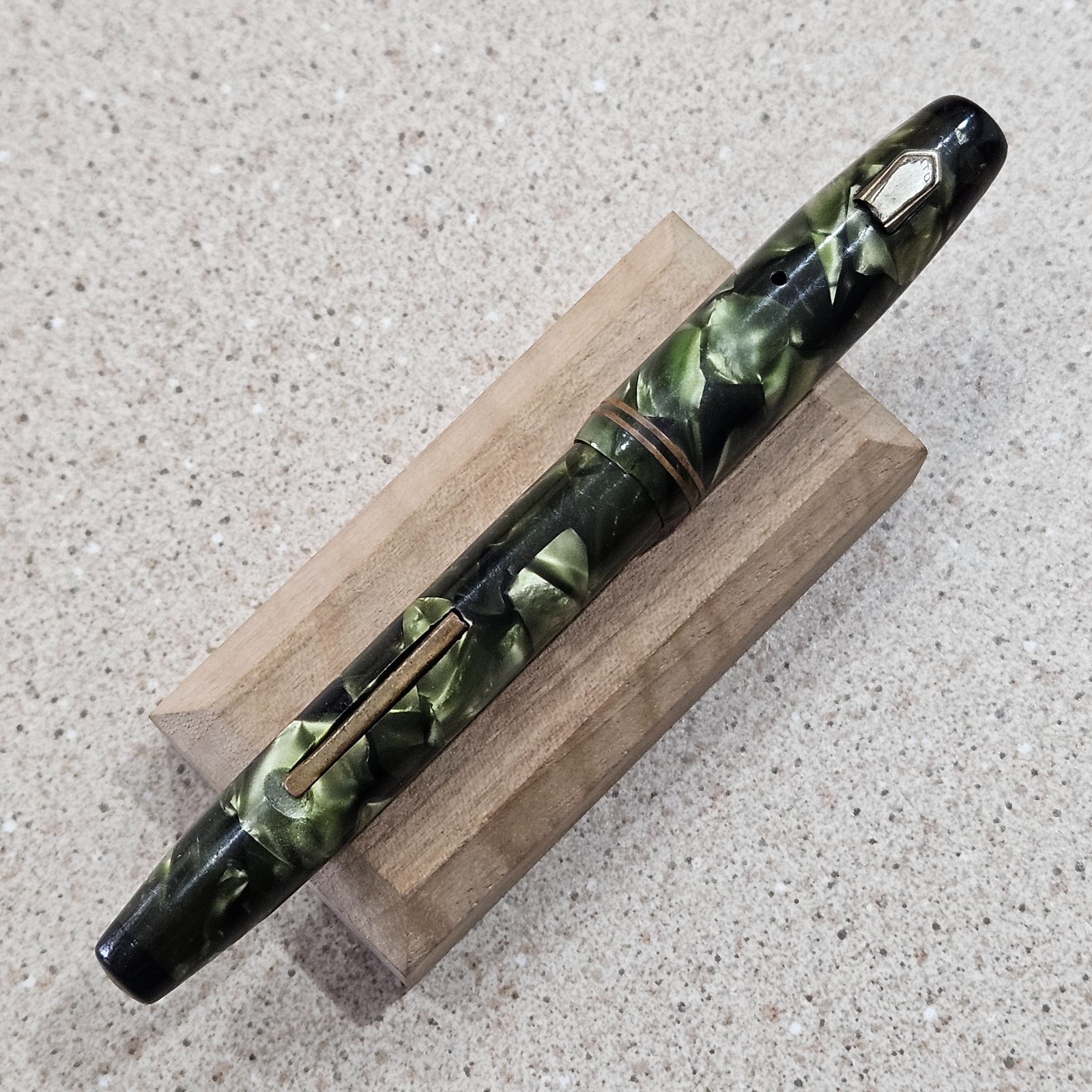 Vintage Parker Parkette Lever Fill Green Pearl & Black Ends 4-3/4″ Fountain Pen