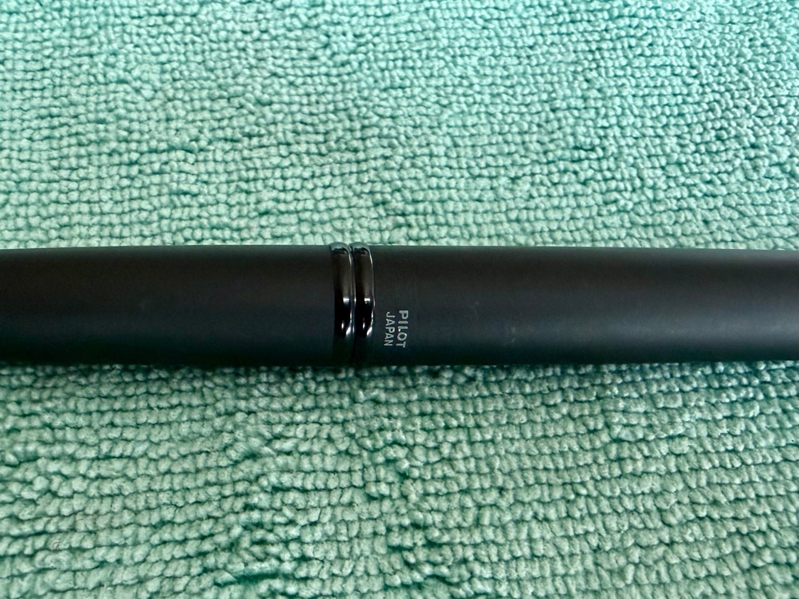 Pilot Vanishing Point Fountain Pen – Black Matte – 18K Gold Fine Nib