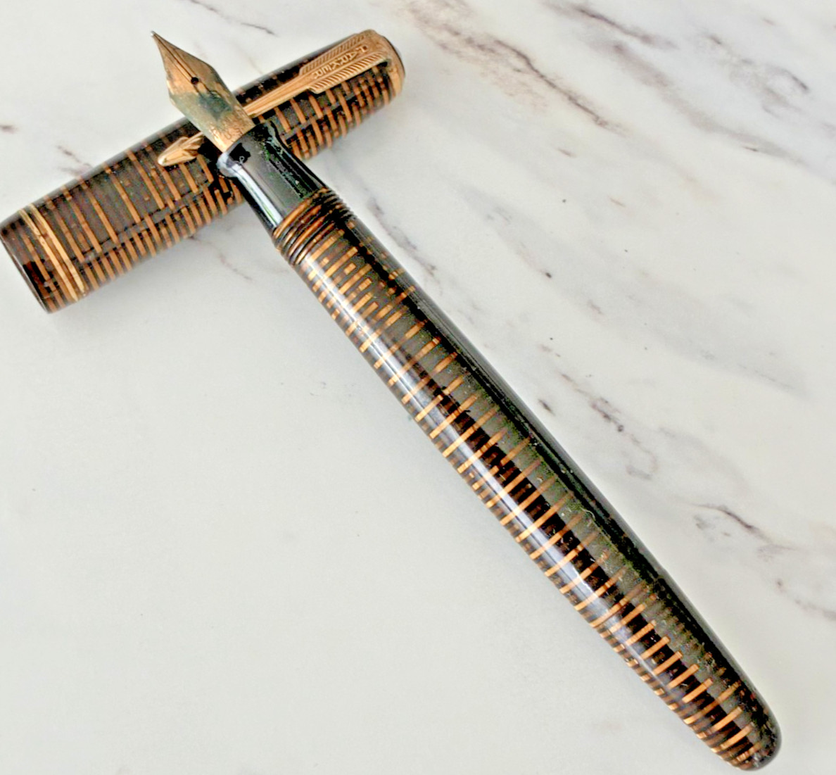 Vintage c1933 Parker Vacumatic Fountain Pen Golden Pearl Original 14k Nib