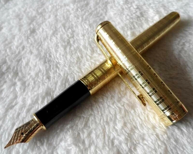 Good Gold Circle/Gold Clip Parker Sonnet Series Fine (F) Nib Fountain Pen No Box