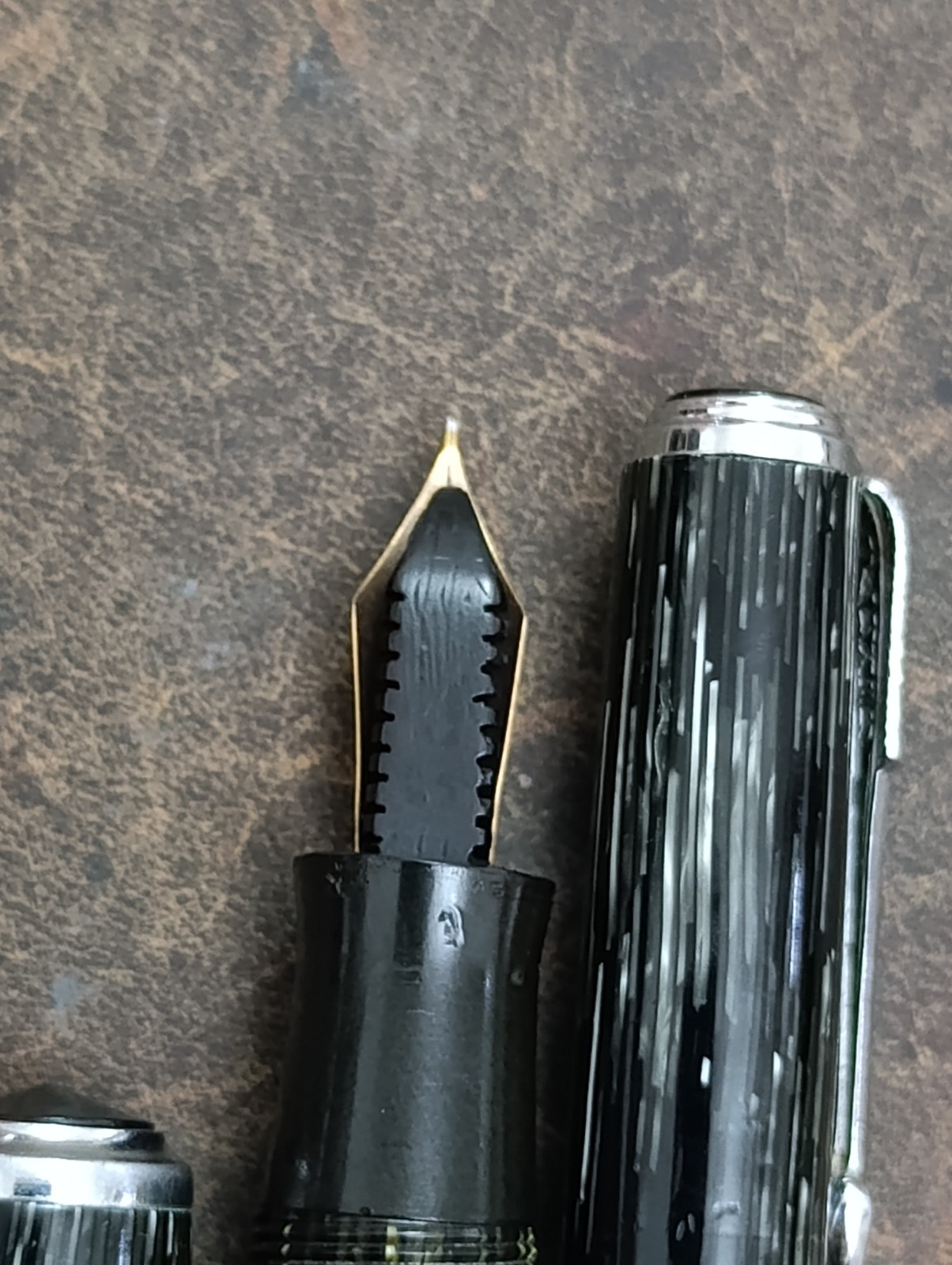 Vtg Parker Vacumatic Grey Shadow Wave Luckdown Fountain Pen And Mechanical Pencl