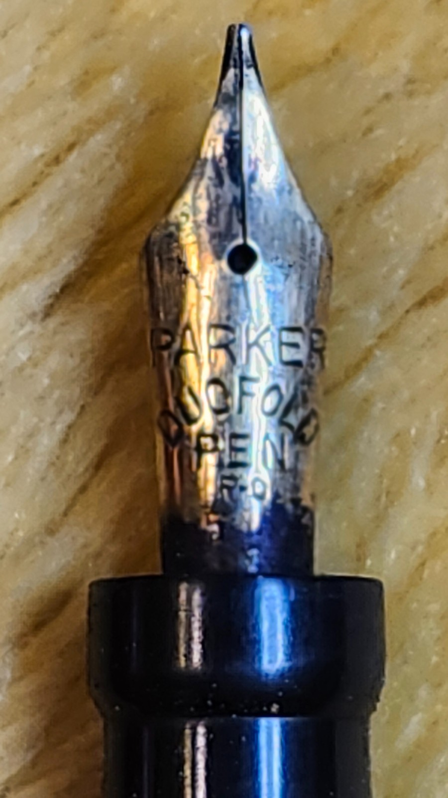 PARKER DUOFOLD JR. LUCKY CURVE FOUNTAIN PEN ORANGE 4 1/2″L