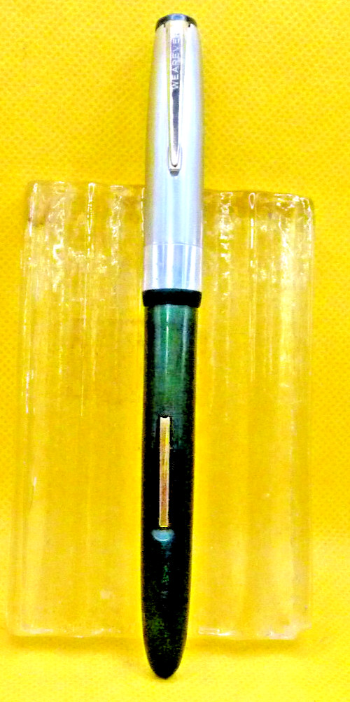 Wearever Vintage “Pennant” Green Lever Fill Fountain Pen—medium-gold clip