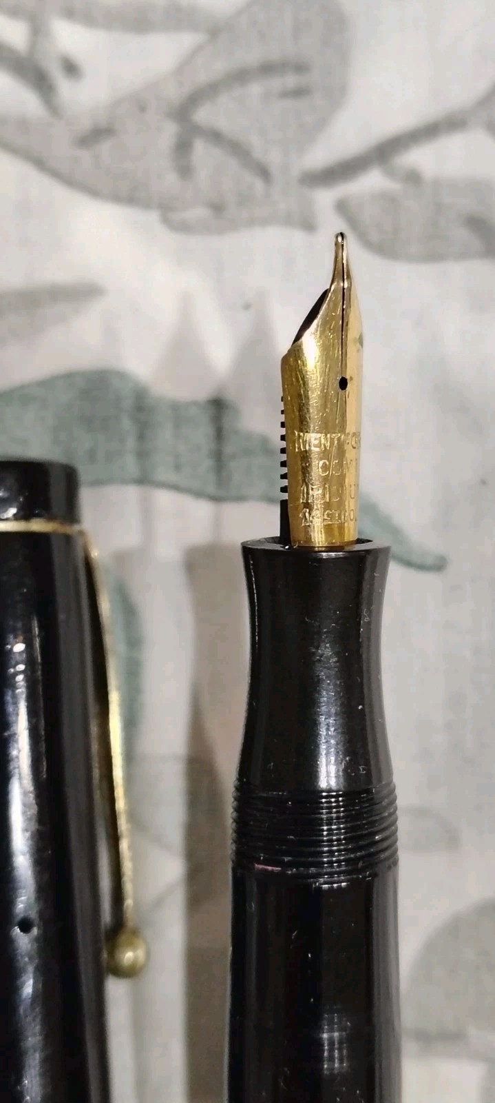 Mentmore Black Hard Rubber Fountain Pen 14Ct Gold Fine Nib France