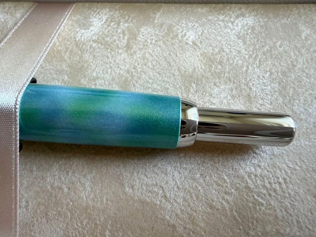 Pilot Capless Water Lilies by Monet 18K Usagiya Original Medium Fine FM