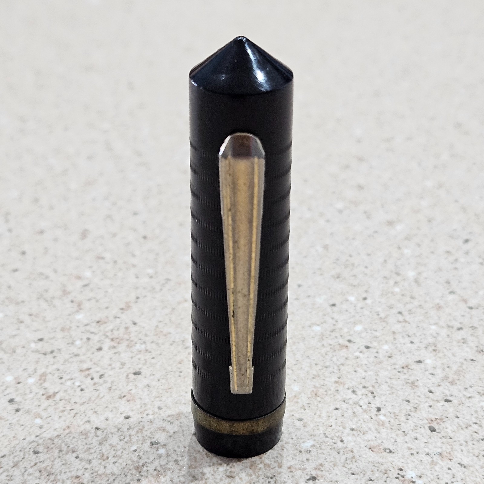 Unbranded Lever Fill Black Etched Cap & Barrel With Pointed Ends 5″ Fountain Pen