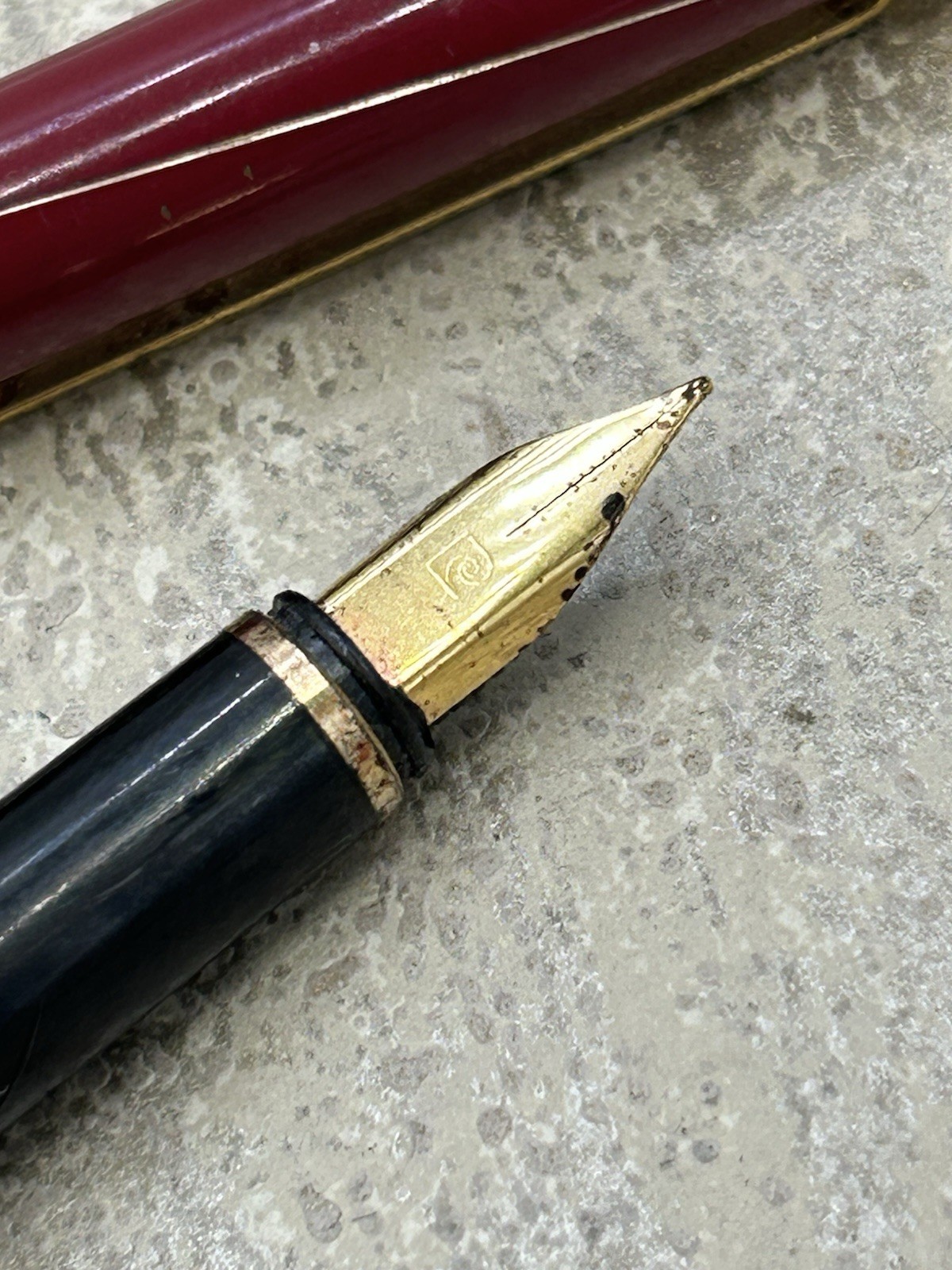 Vintage Pierre Cardin Fountain Pen Burgundy & Gold Tone Steel France Germany