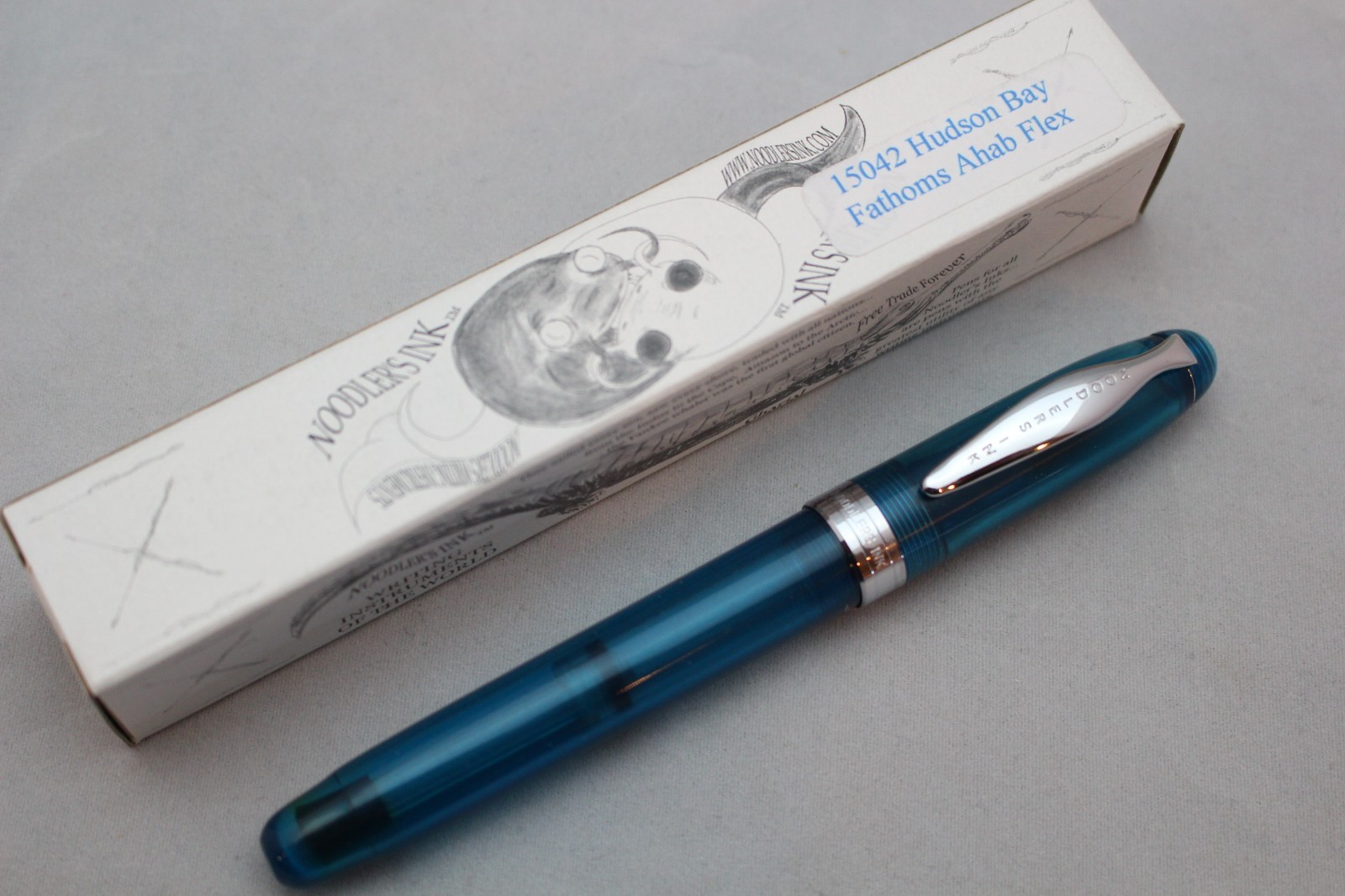NOODLERS HUDSON BAY FATHOMS AHAB PISTON FLEX NIB FOUNTAIN PEN