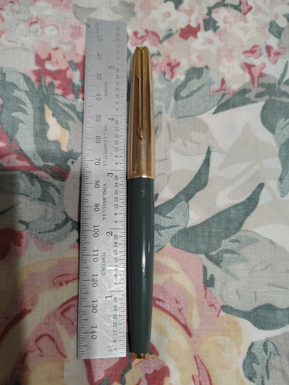 Parker 61 Gold Filled Cap, Grey Barrel 14k Gold Medium Nib fountain Pen England