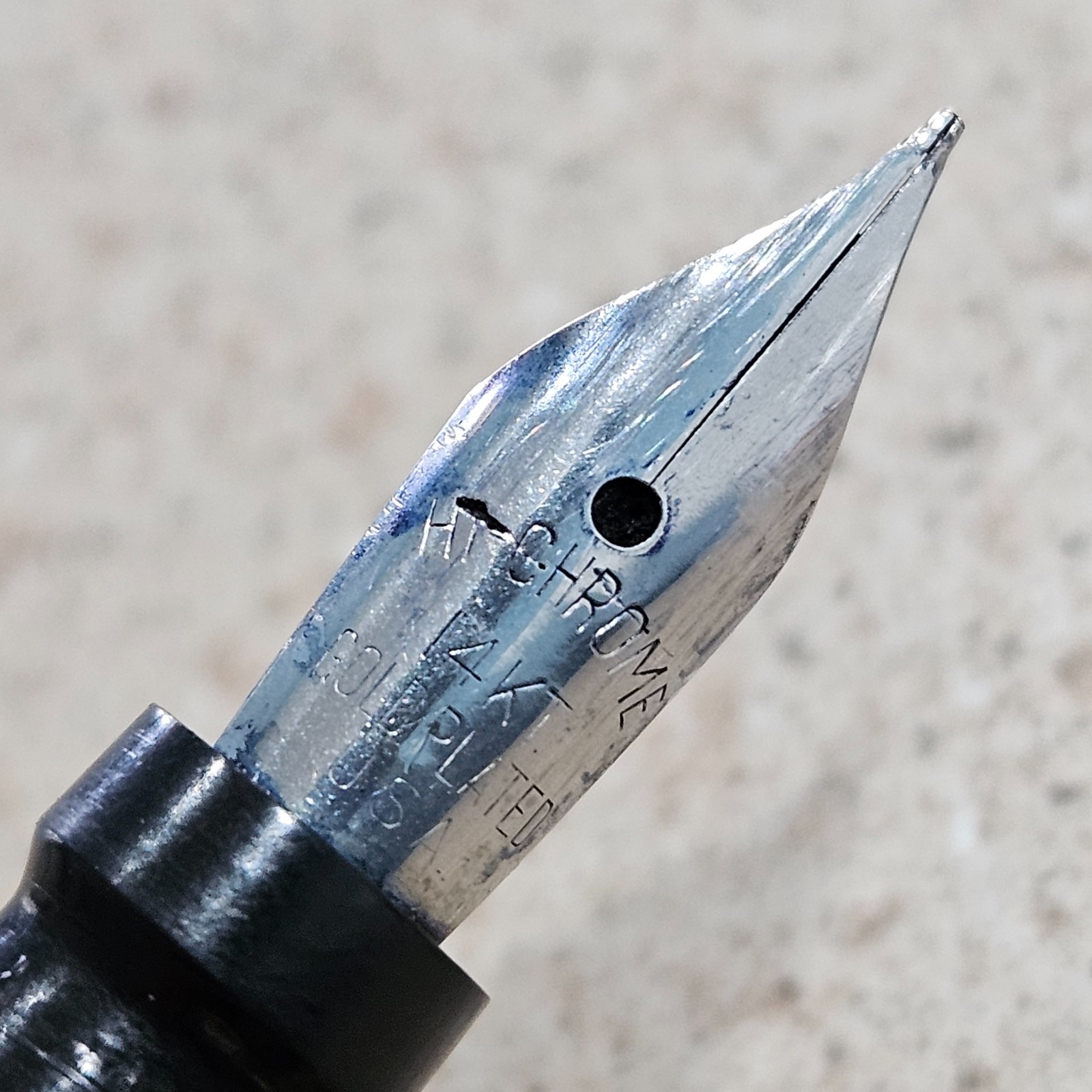 Unbranded Lever Fill Black Etched Cap & Barrel With Pointed Ends 5″ Fountain Pen