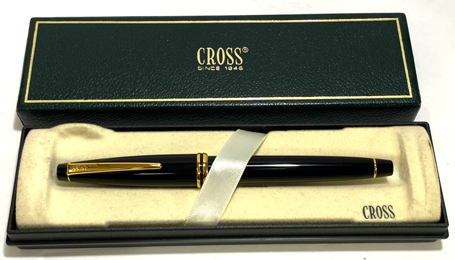 CROSS RADIANCE EBONY BLACK FOUNTAIN PEN W/ GOLD TRIM ~ MEDIUM NIB / ORIGINAL BOX