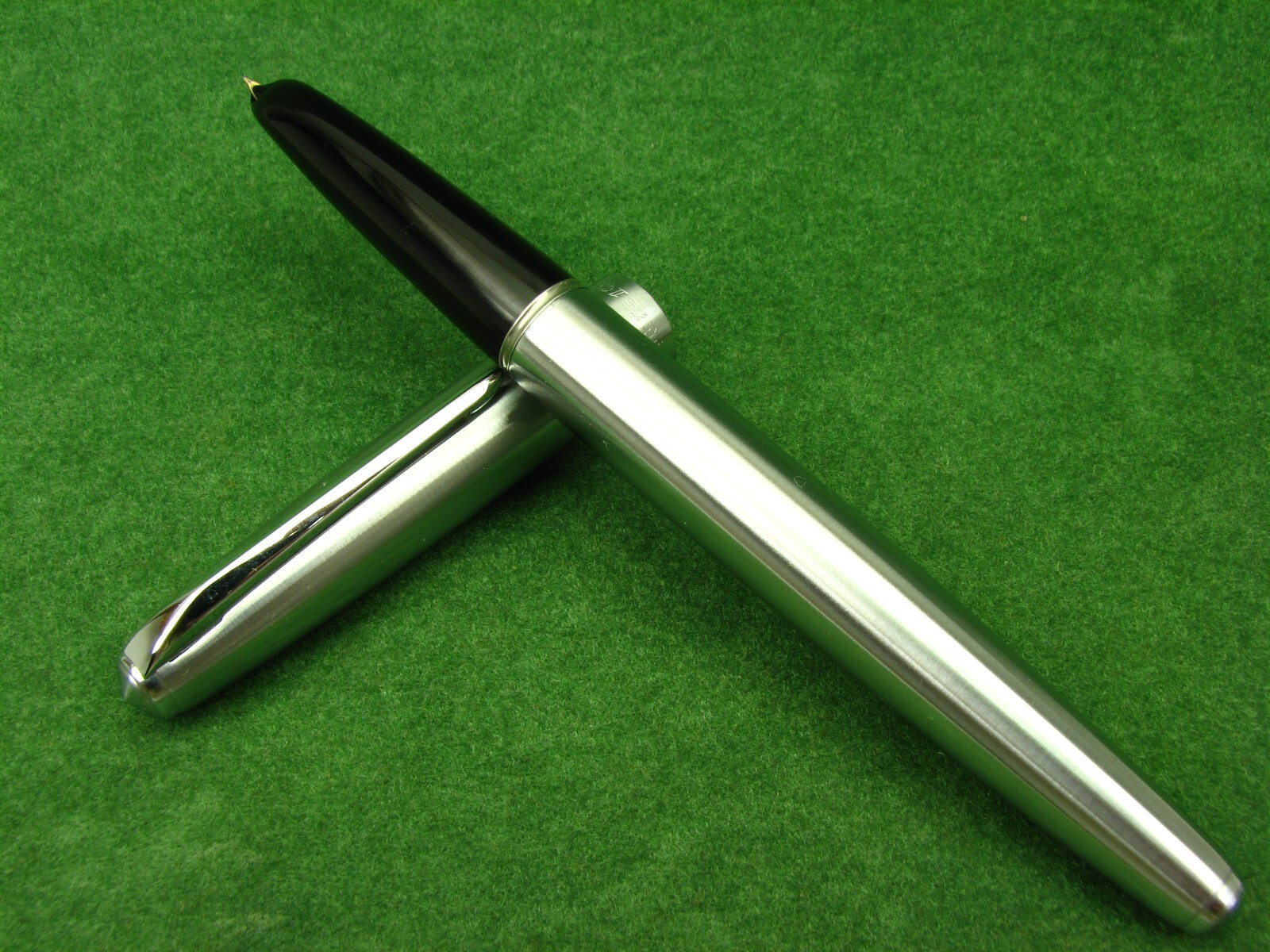 Vintage Hero 100 Fountain Pen 14K Gold Nib China 90s NOS