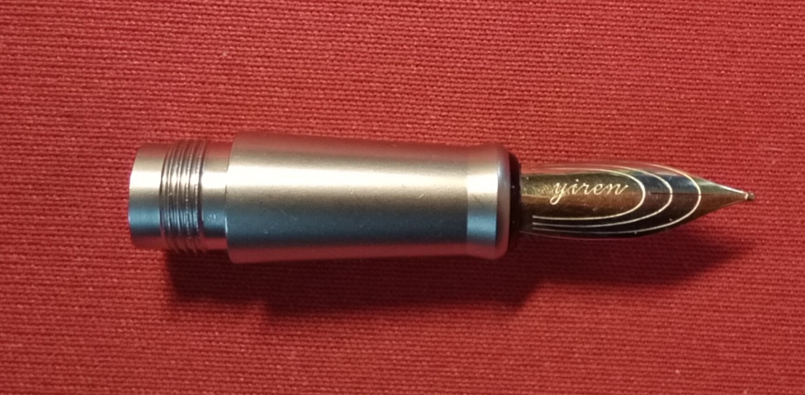 YIREN Fountain Pen White Body Black Dragon Motif