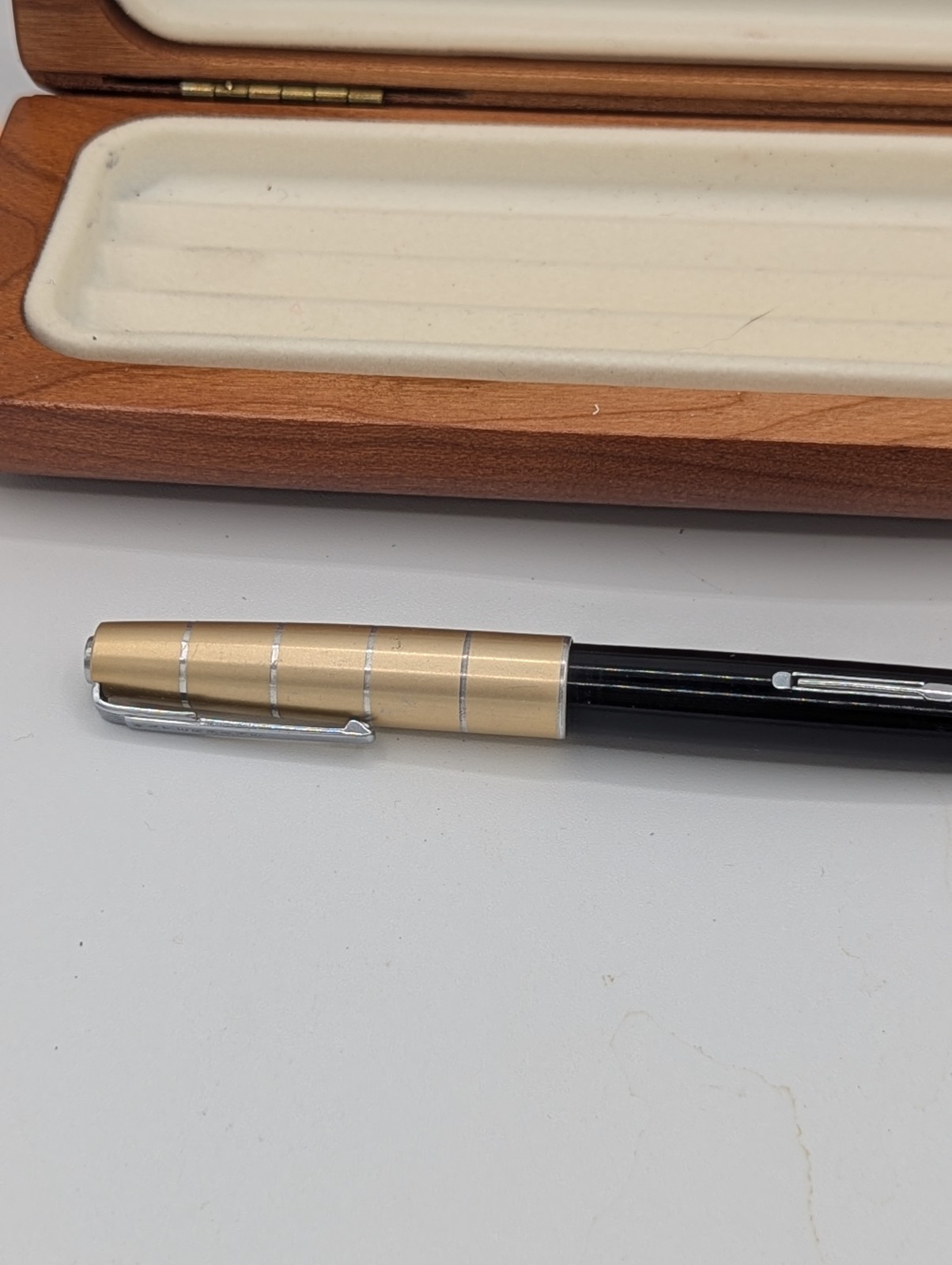 Vintage Waterman Crusader Fountain Pen 14k Gold Nib Leaver Filled USA w/ Case