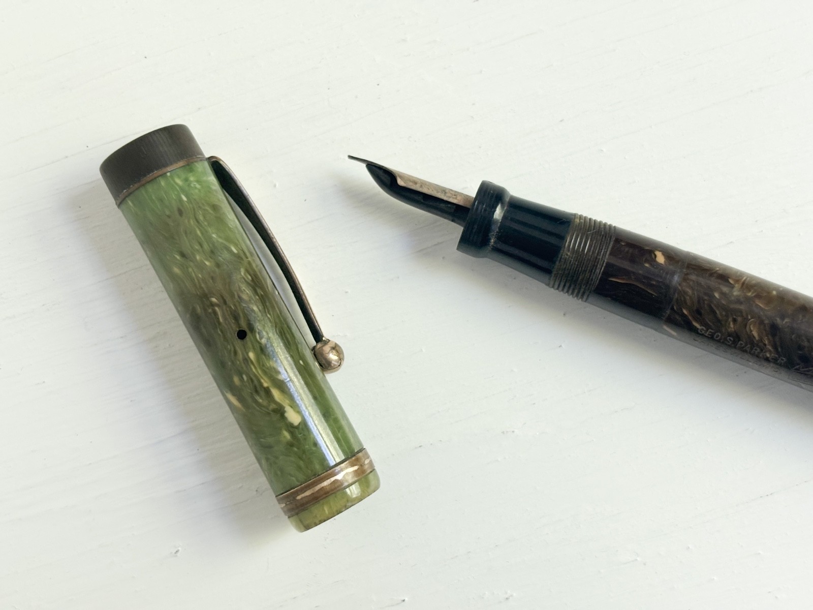 Vintage 1930s Green Marbled Parker Duofold Lucky Curve Fountain Pen