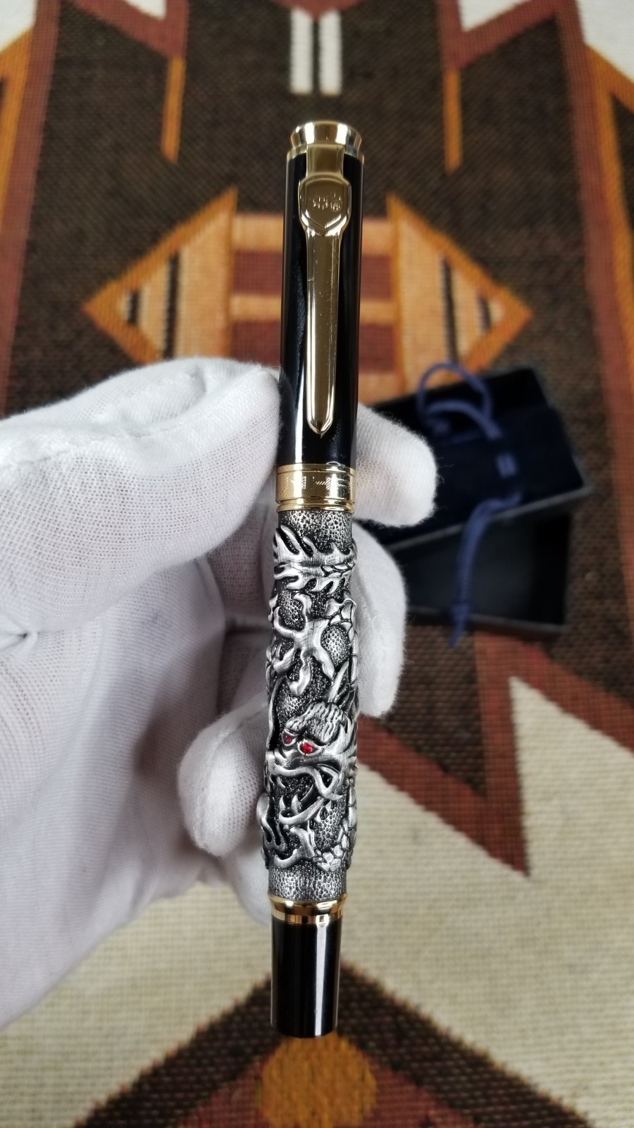 Heavy Premium Quality Black, Gold & Gray Ancient Chinese Dragon Art Fountain Pen