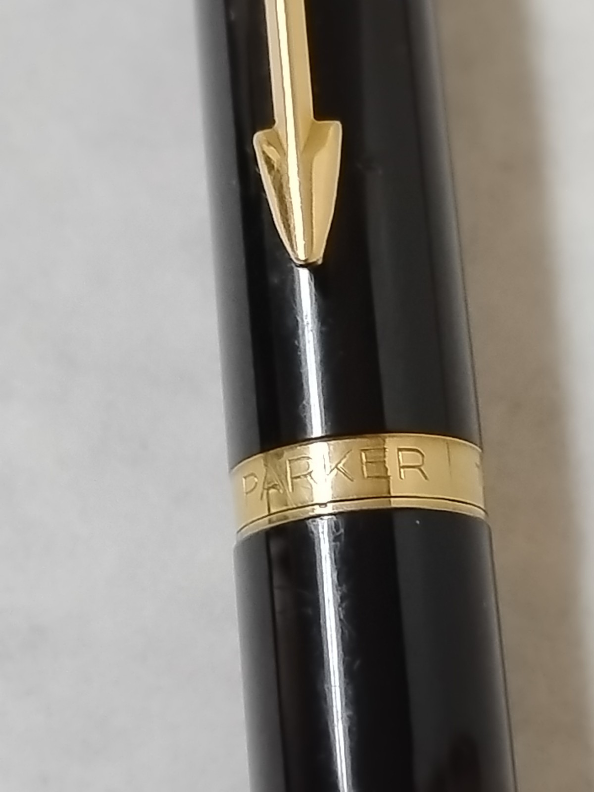 Vintage Parker 75 Fountain Pen in Black Laque in Box Medium 14 K Nib FRANCE