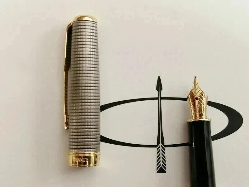 Parker Sonnet Series Silver Grid/Gold Clip Fine (F) Nib Fountain Pen With Box